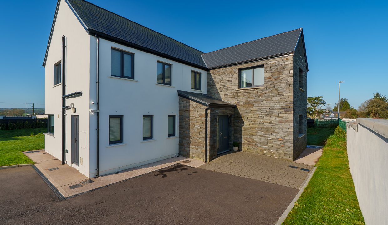 39 Earl_s Well, Waterfall - exterior-5