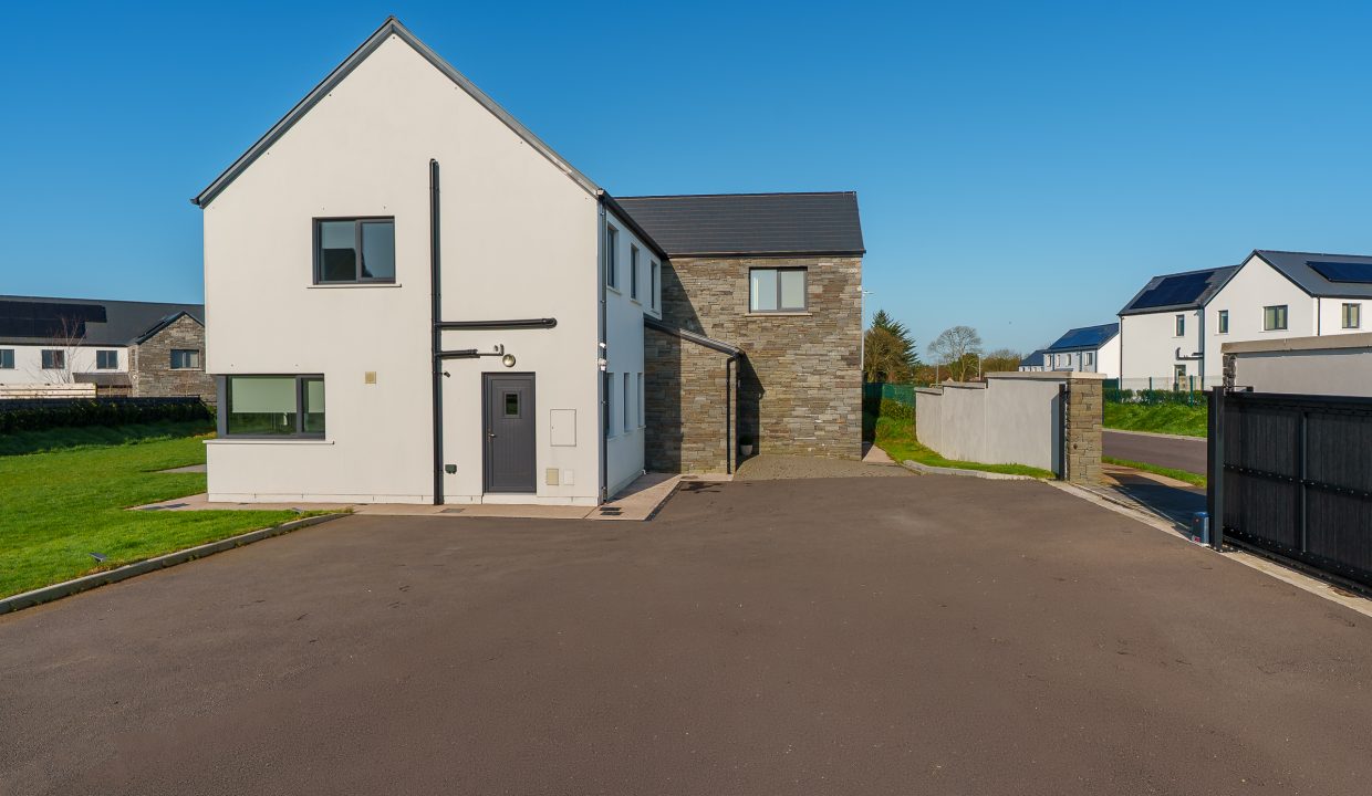 39 Earl_s Well, Waterfall - exterior-7