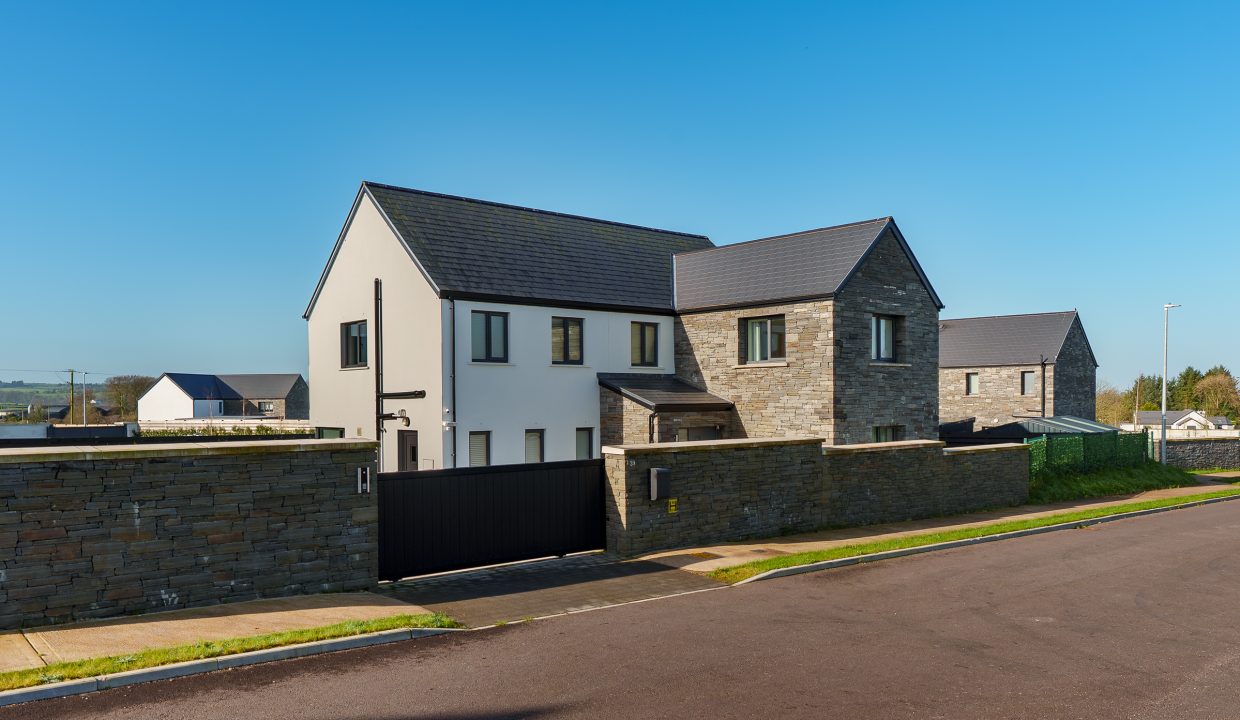 39 Earl_s Well, Waterfall - exterior-8