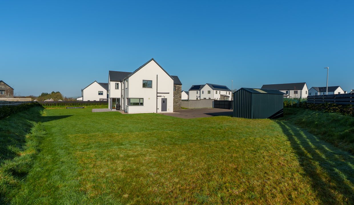 39 Earl_s Well, Waterfall - exterior-9