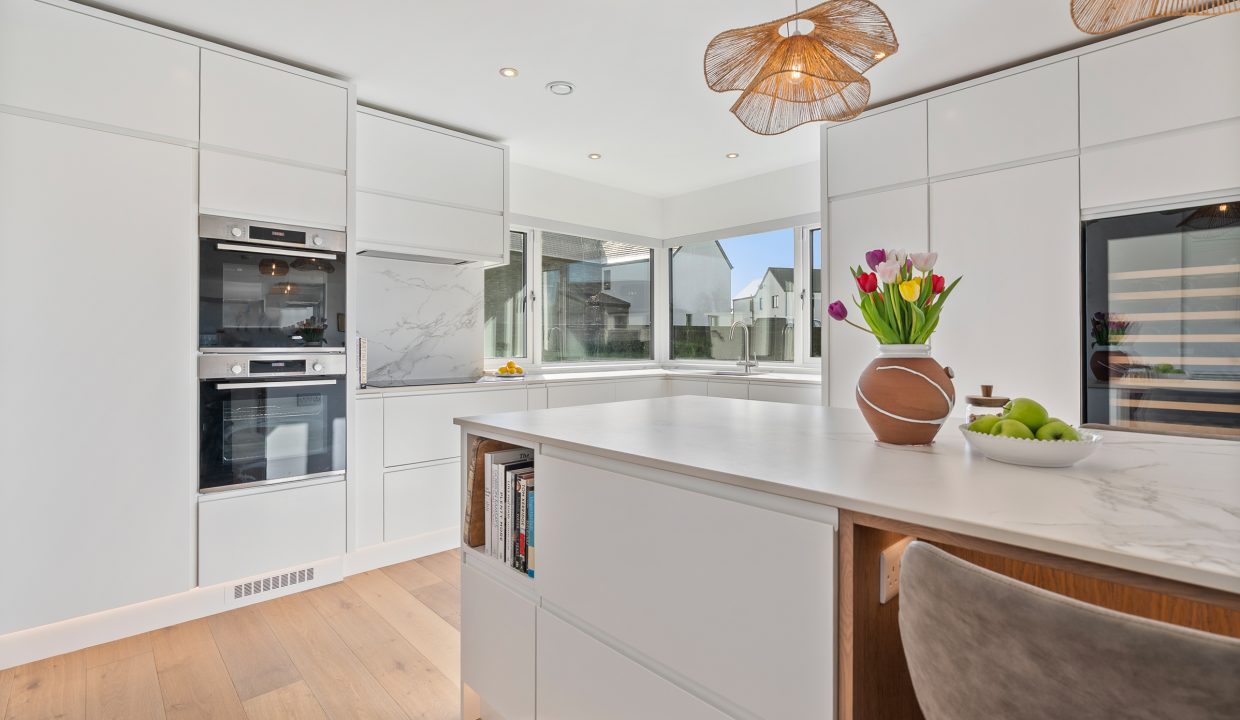 39 Earl_s Well, Waterfall - interior-12