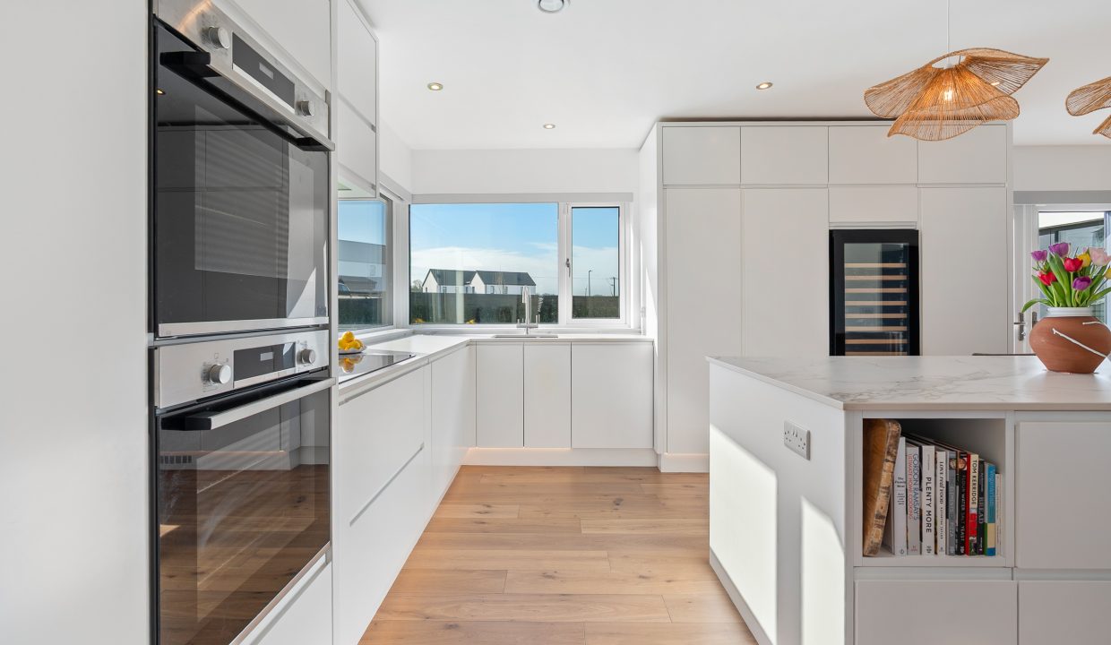 39 Earl_s Well, Waterfall - interior-13