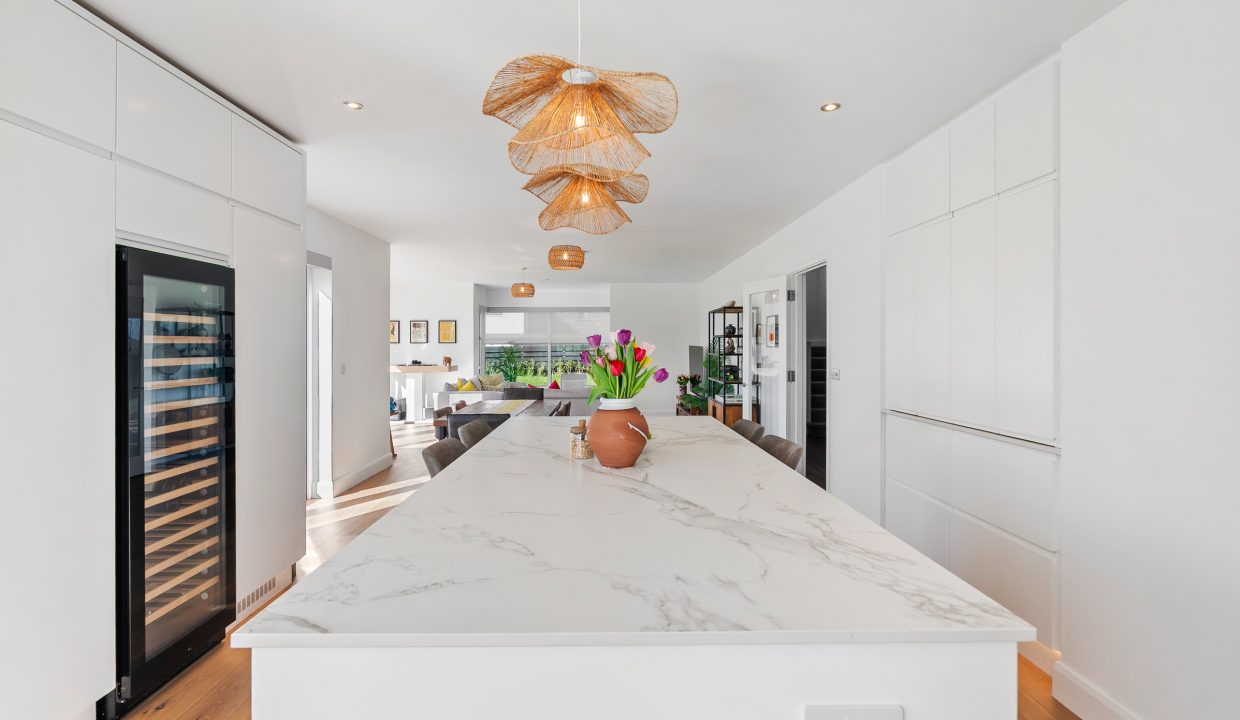 39 Earl_s Well, Waterfall - interior-15