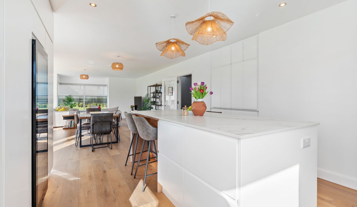 39 Earl_s Well, Waterfall - interior-16