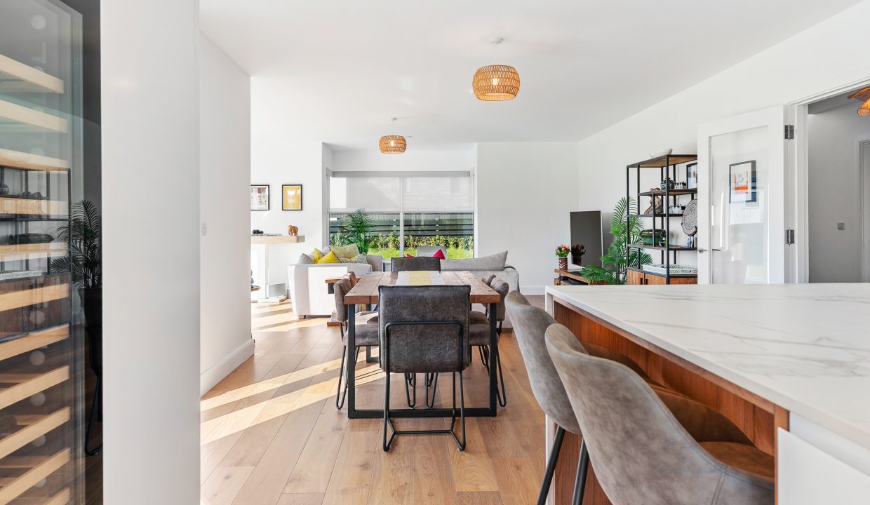 39 Earl_s Well, Waterfall - interior-17