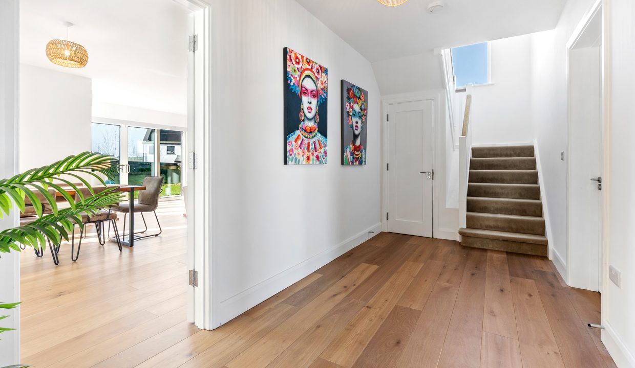 39 Earl_s Well, Waterfall - interior-2