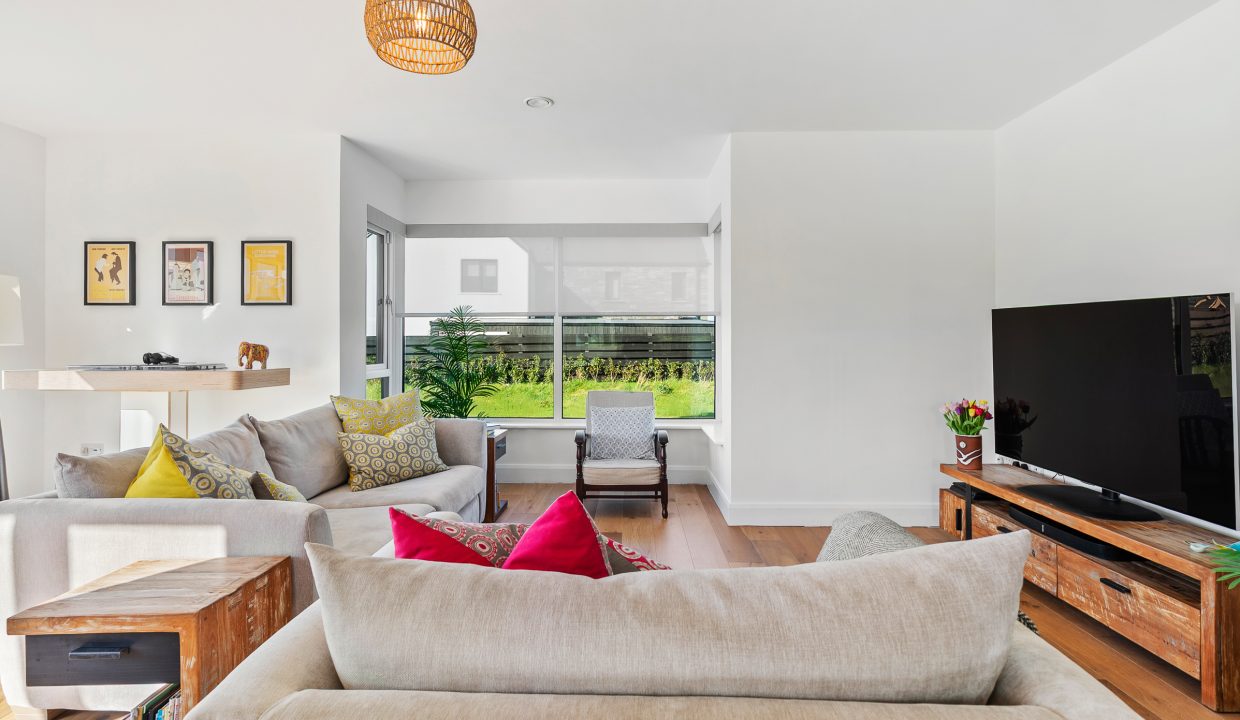 39 Earl_s Well, Waterfall - interior-22