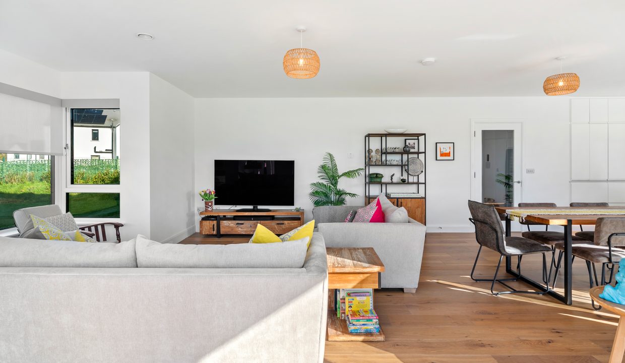 39 Earl_s Well, Waterfall - interior-25