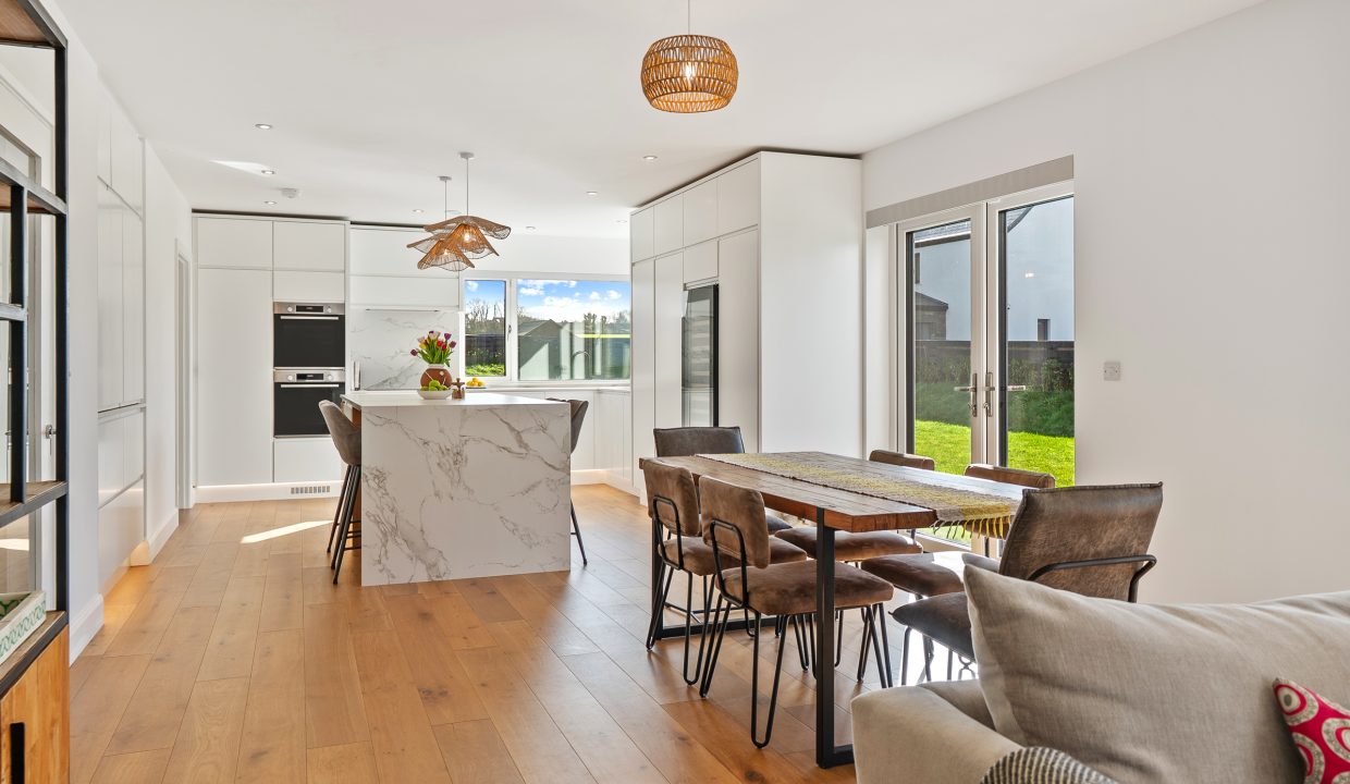 39 Earl_s Well, Waterfall - interior-29