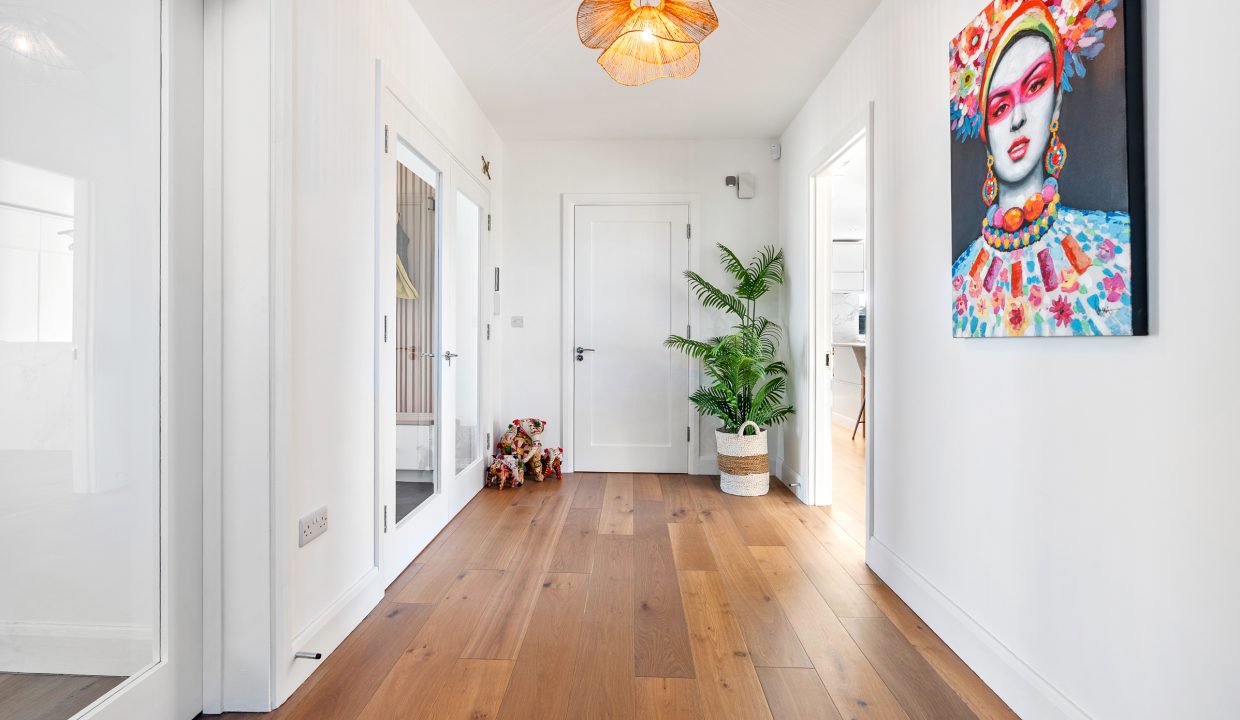 39 Earl_s Well, Waterfall - interior-3