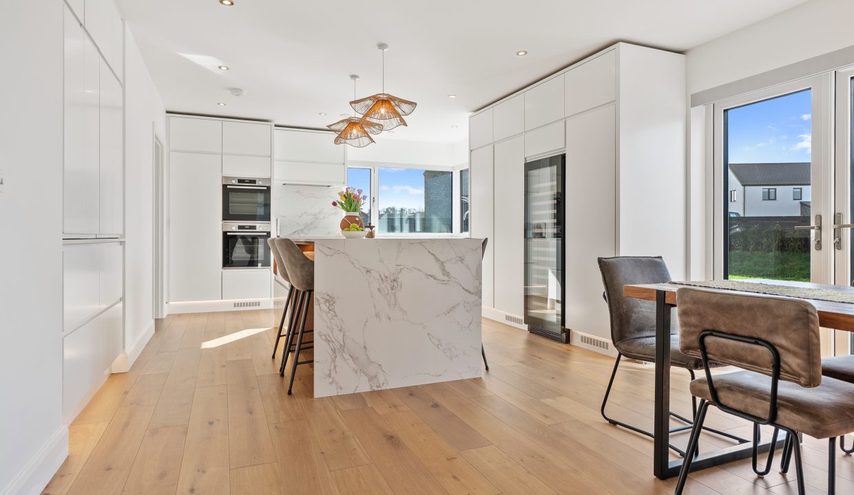 39 Earl_s Well, Waterfall - interior-31