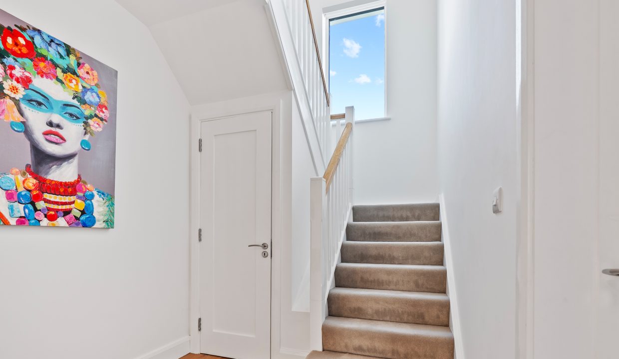 39 Earl_s Well, Waterfall - interior-34