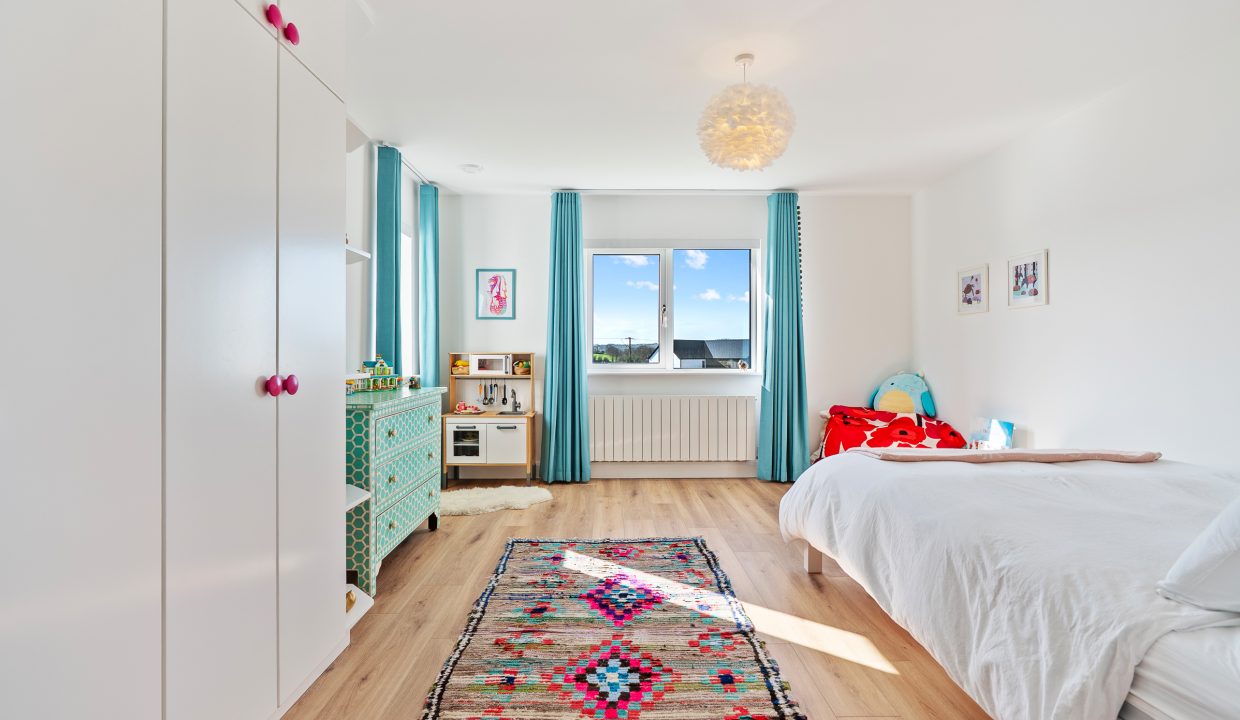 39 Earl_s Well, Waterfall - interior-36