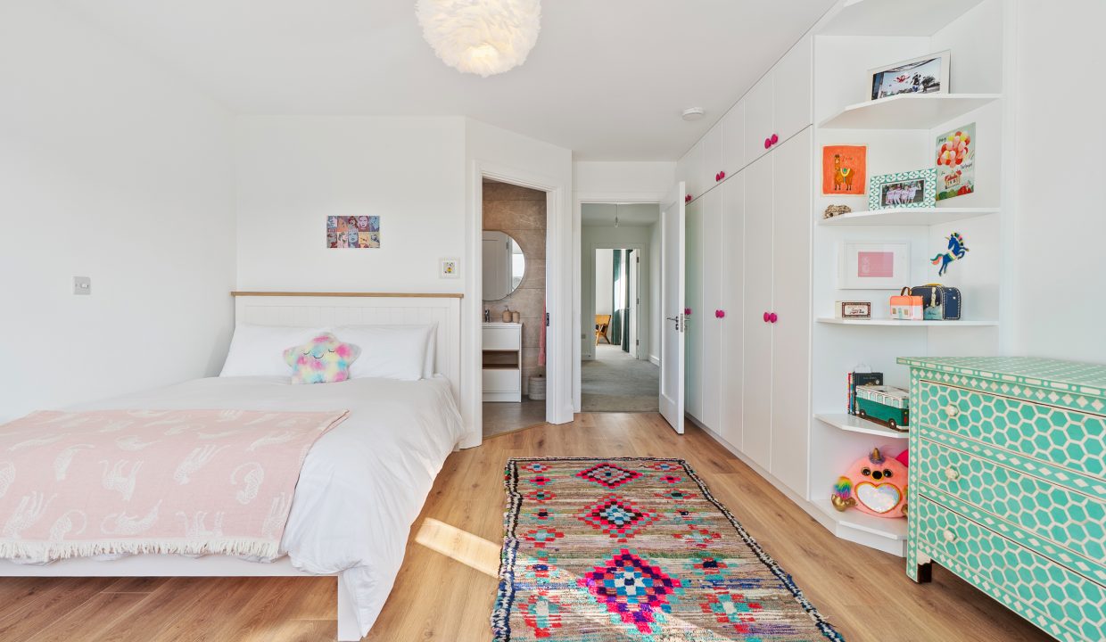 39 Earl_s Well, Waterfall - interior-37