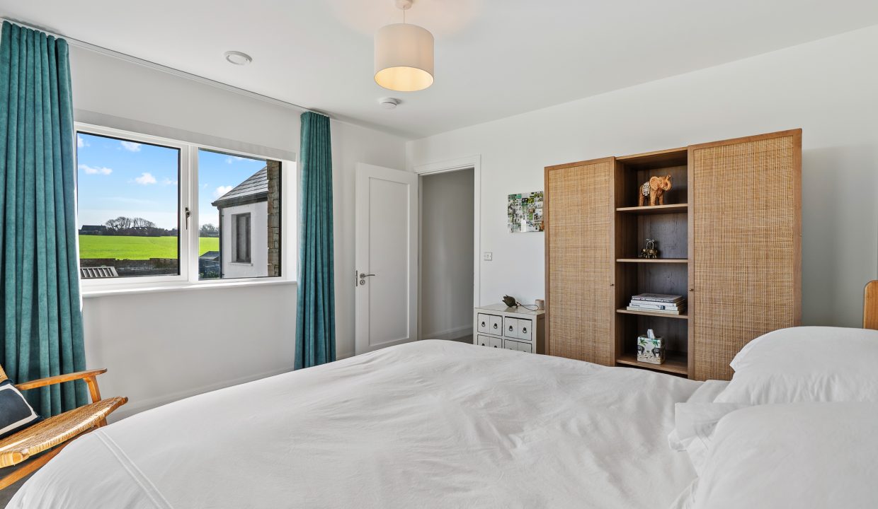 39 Earl_s Well, Waterfall - interior-41