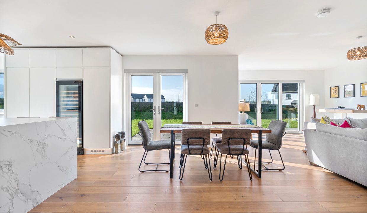 39 Earl_s Well, Waterfall - interior-5