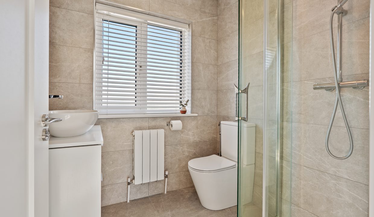 39 Earl_s Well, Waterfall - interior-51