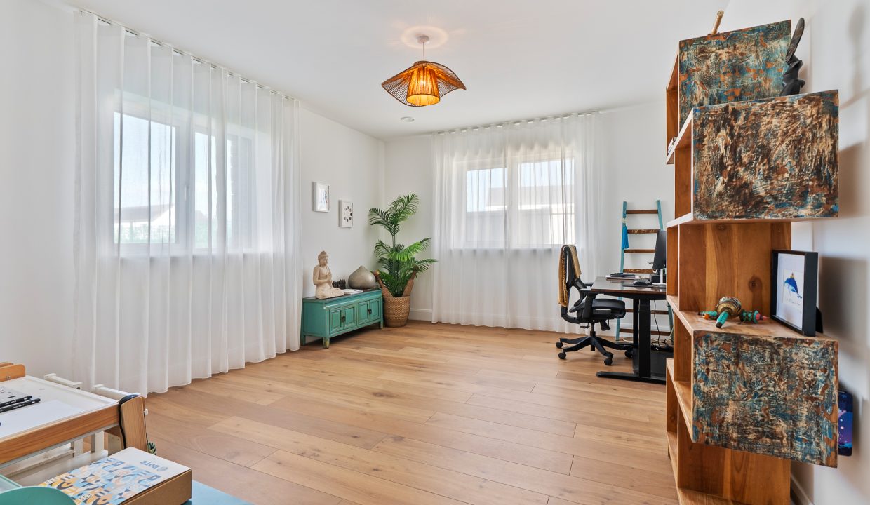 39 Earl_s Well, Waterfall - interior-54