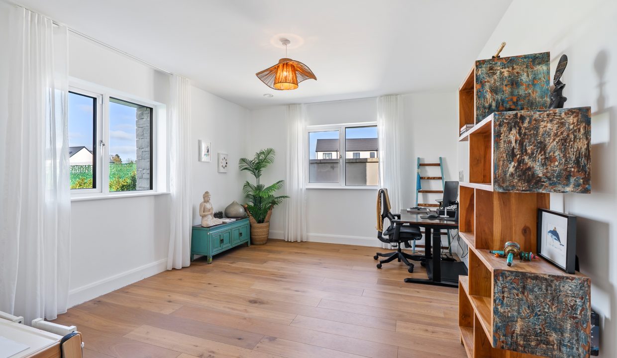 39 Earl_s Well, Waterfall - interior-57