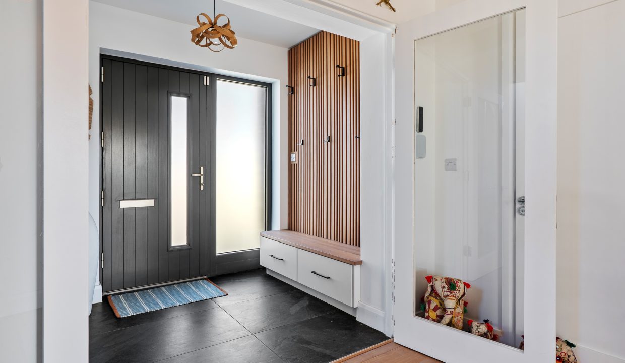 39 Earl_s Well, Waterfall - interior-58