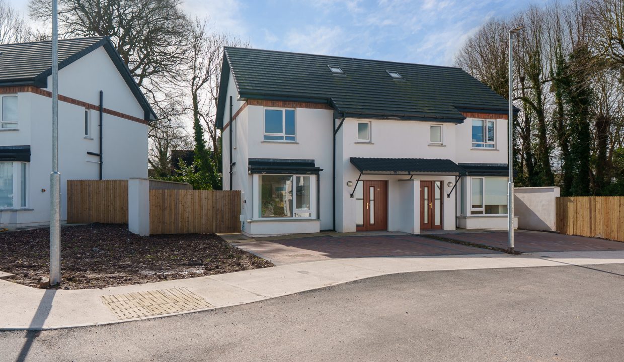 86 Cluain Cairn - exterior-5