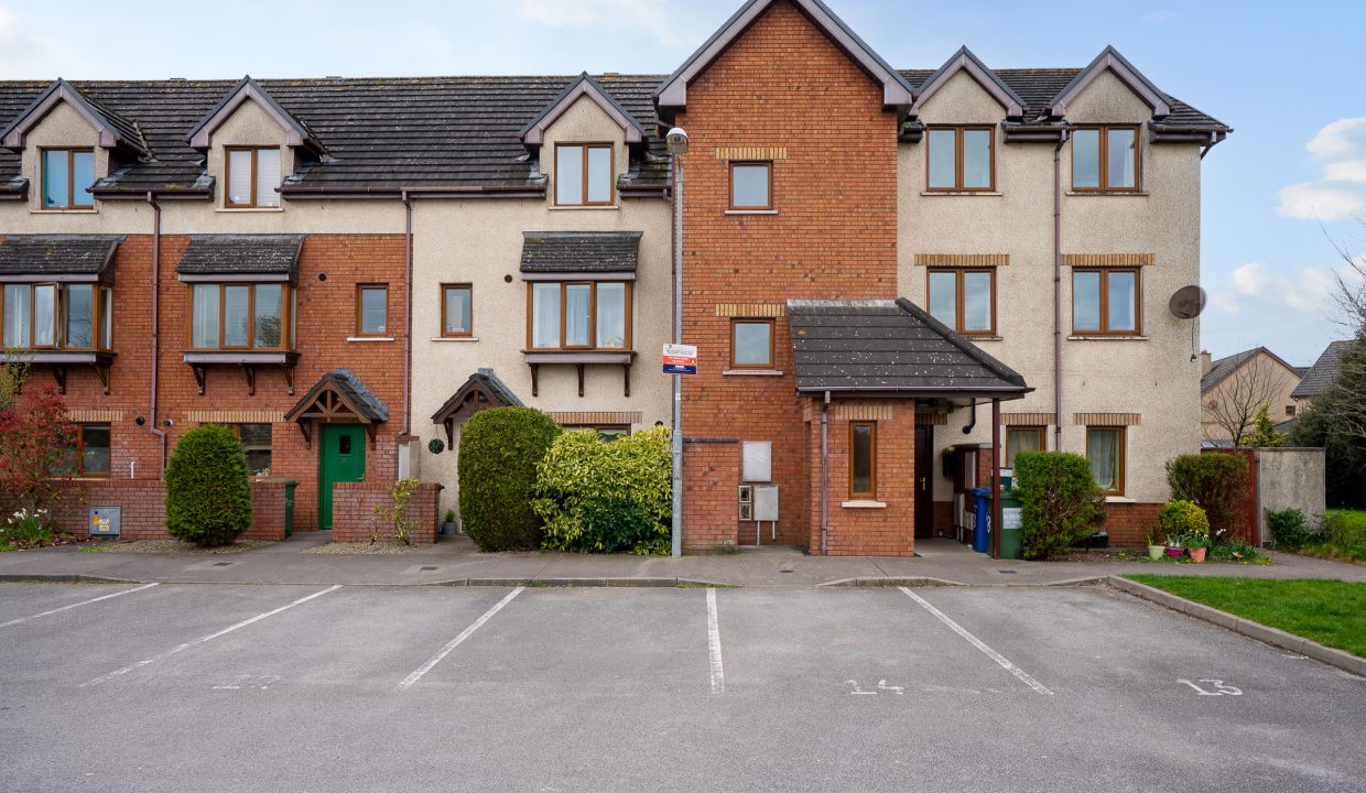 14 Pine Court - exterior-1