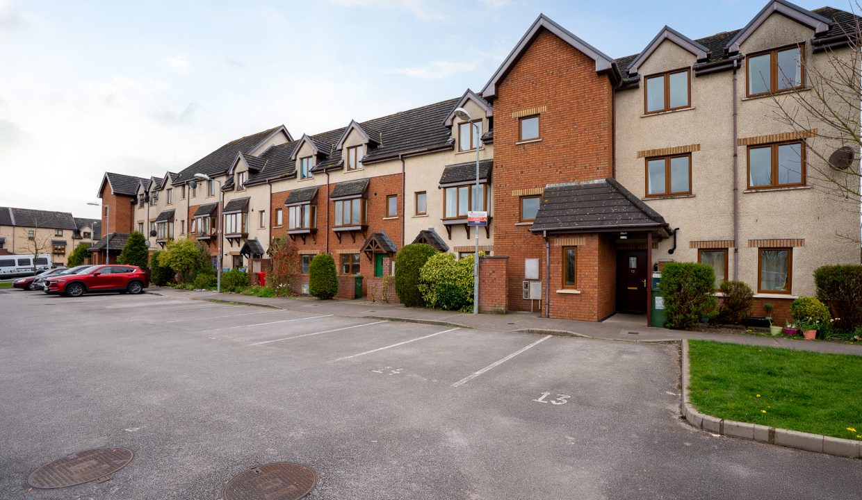 14 Pine Court - exterior-4