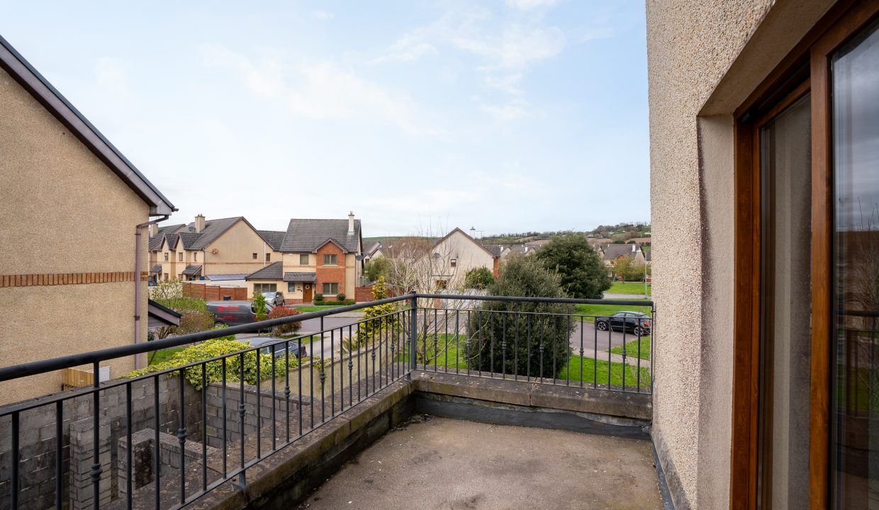 14 Pine Court - exterior-6