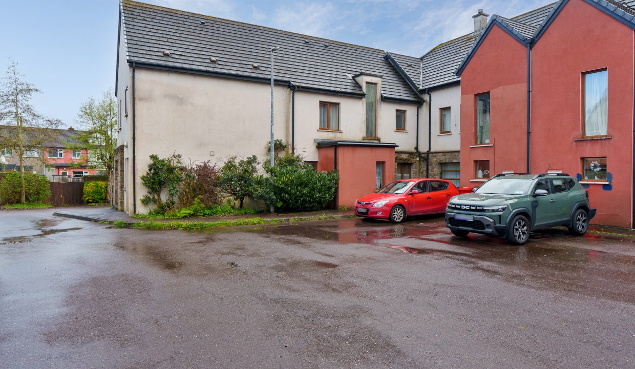 21 Oakridge - exterior-3