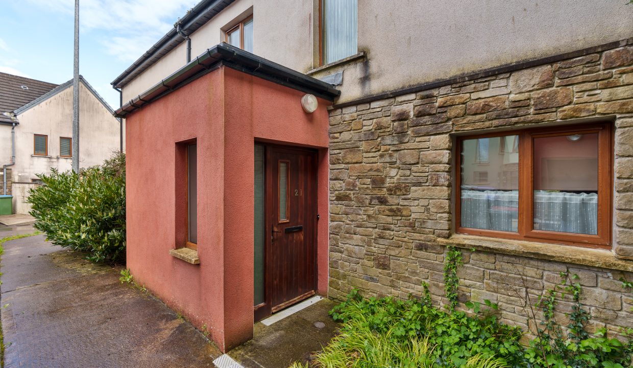 21 Oakridge - exterior-5