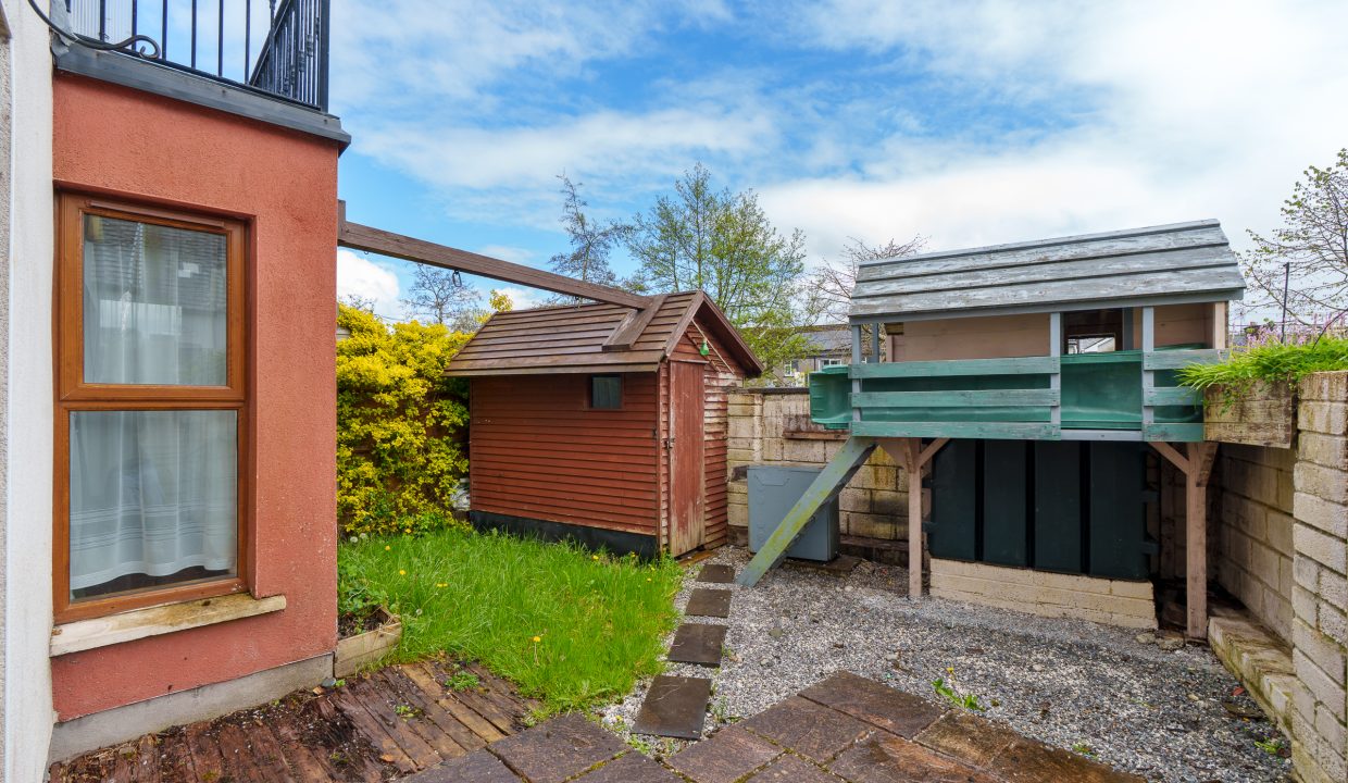 21 Oakridge - exterior-6