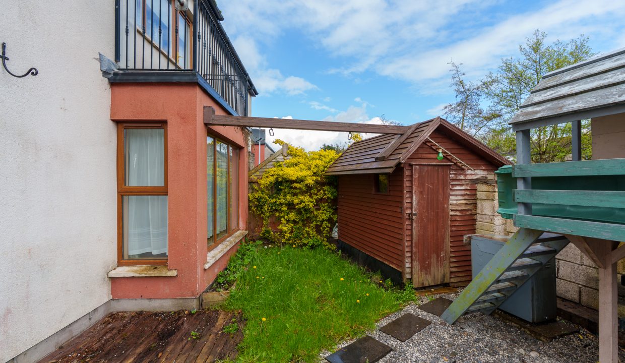 21 Oakridge - exterior-7