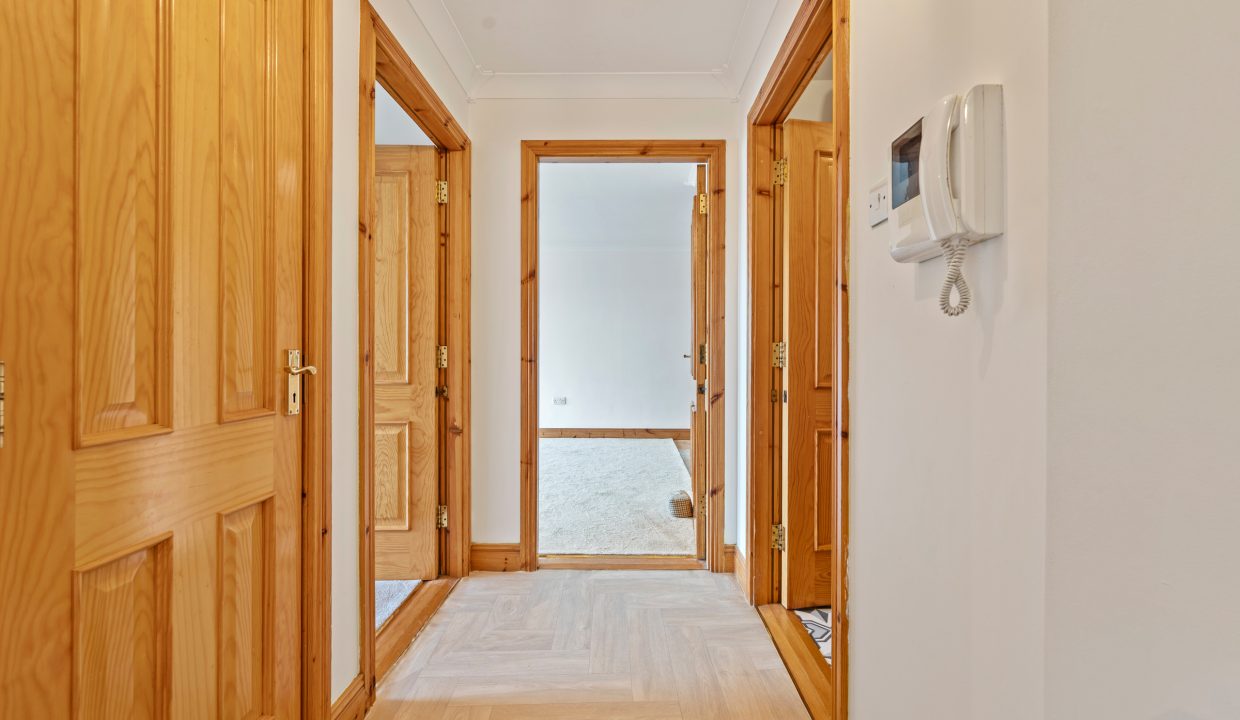 23 Maple Court - interior-2