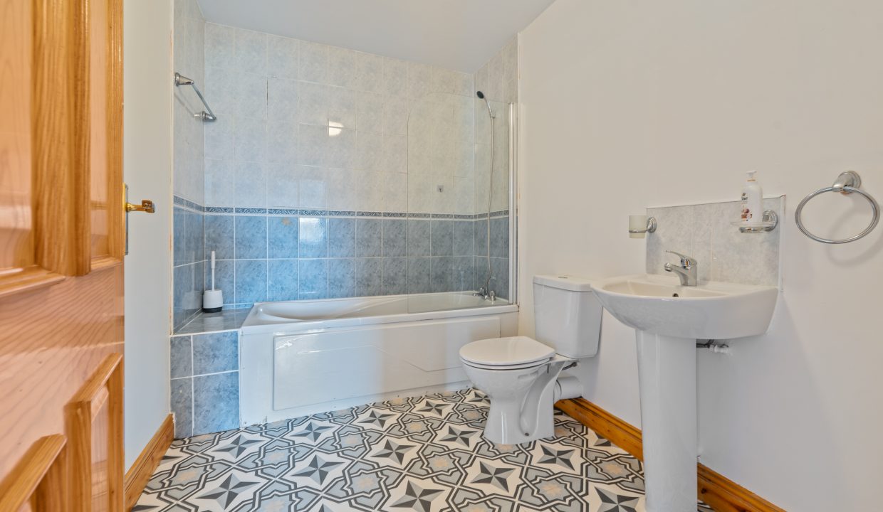 23 Maple Court - interior-3