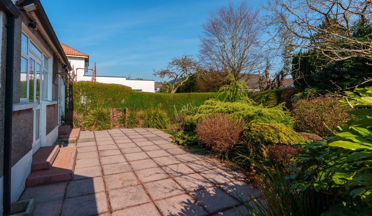 5 Menloe Gardens - exterior-12