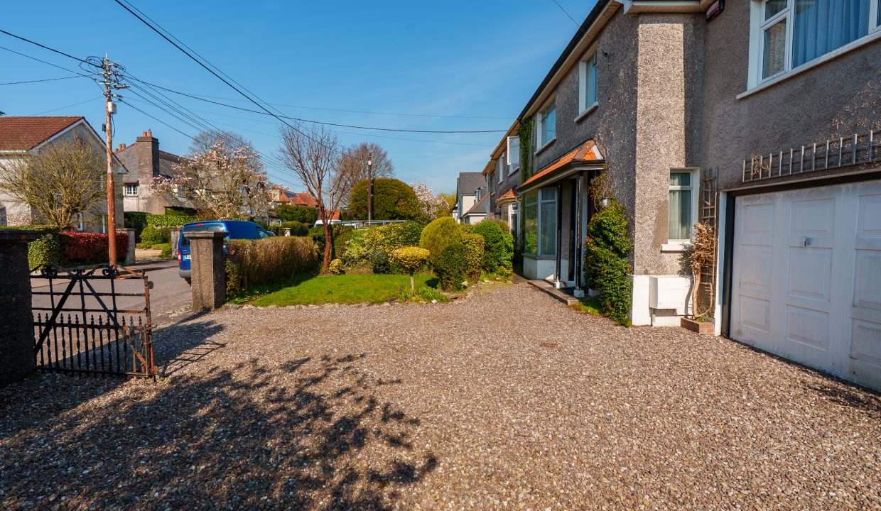 5 Menloe Gardens - exterior-9