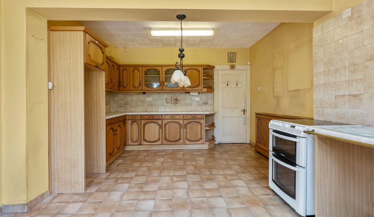 5 Menloe Gardens - interior-11