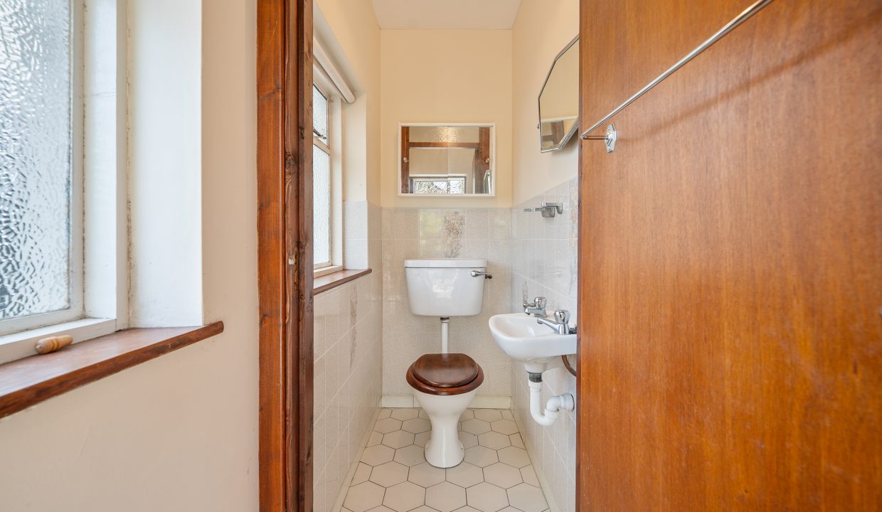 5 Menloe Gardens - interior-16