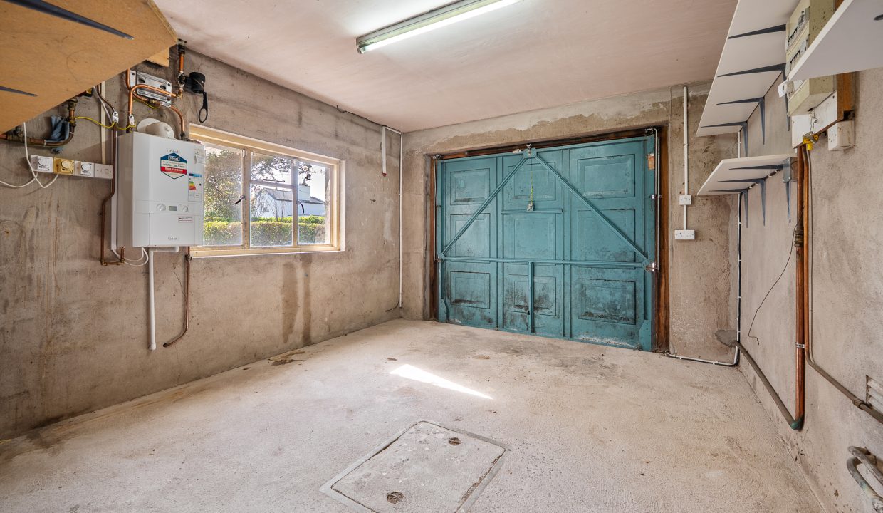 5 Menloe Gardens - interior-18