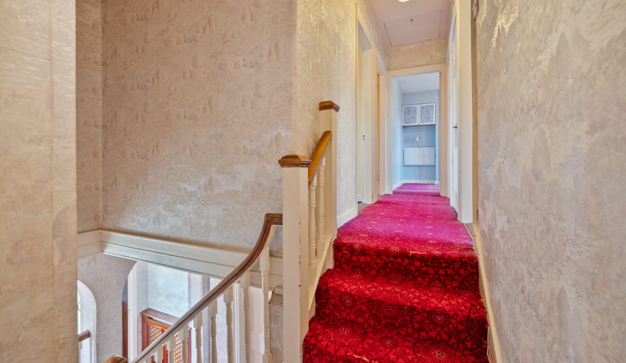 5 Menloe Gardens - interior-19