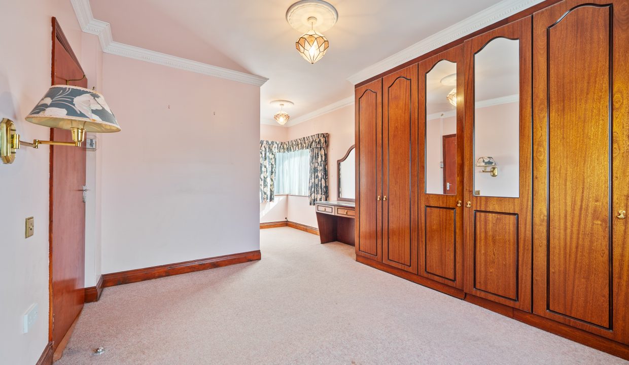 5 Menloe Gardens - interior-21