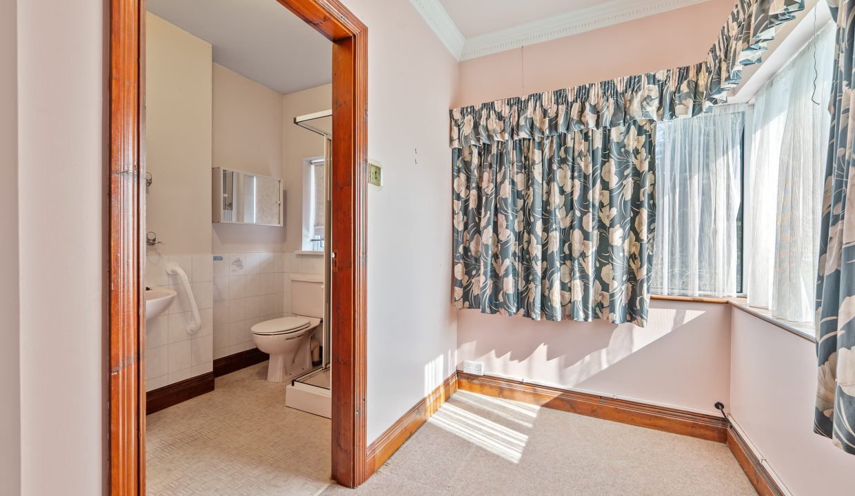 5 Menloe Gardens - interior-22