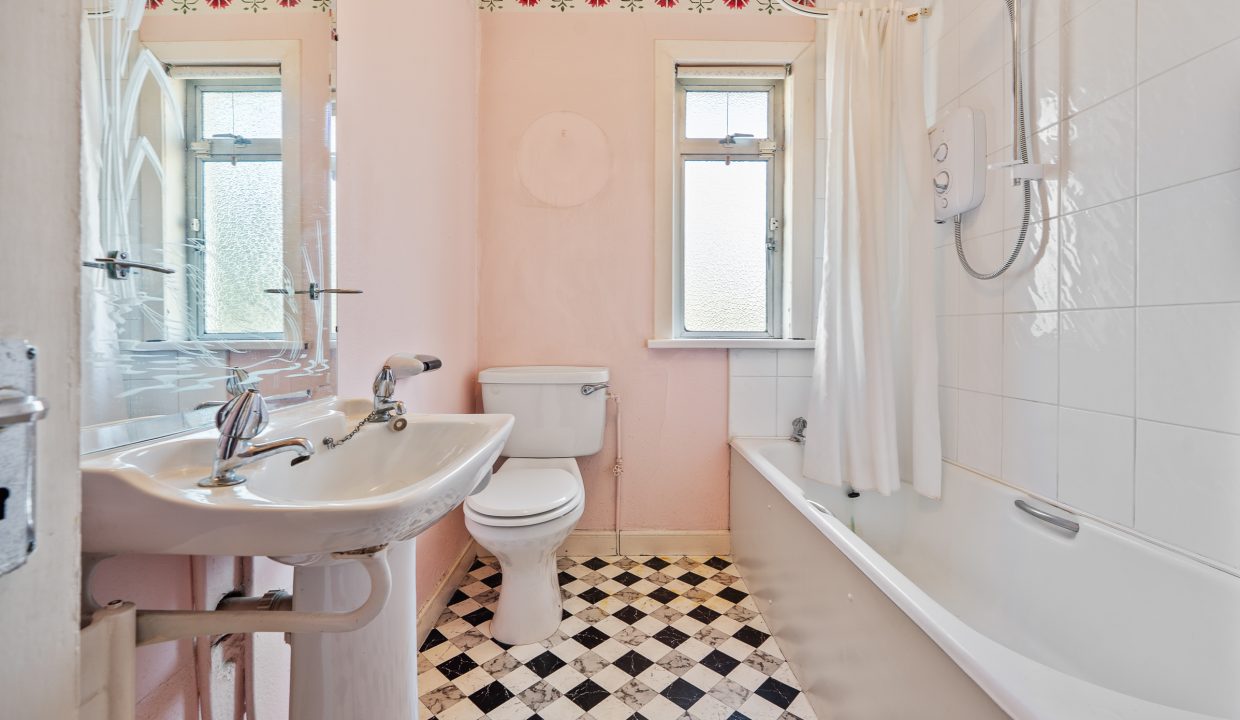 5 Menloe Gardens - interior-27