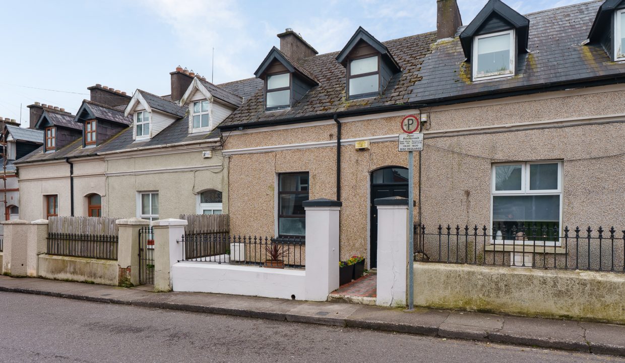 9 Woodland View - add exterior-3