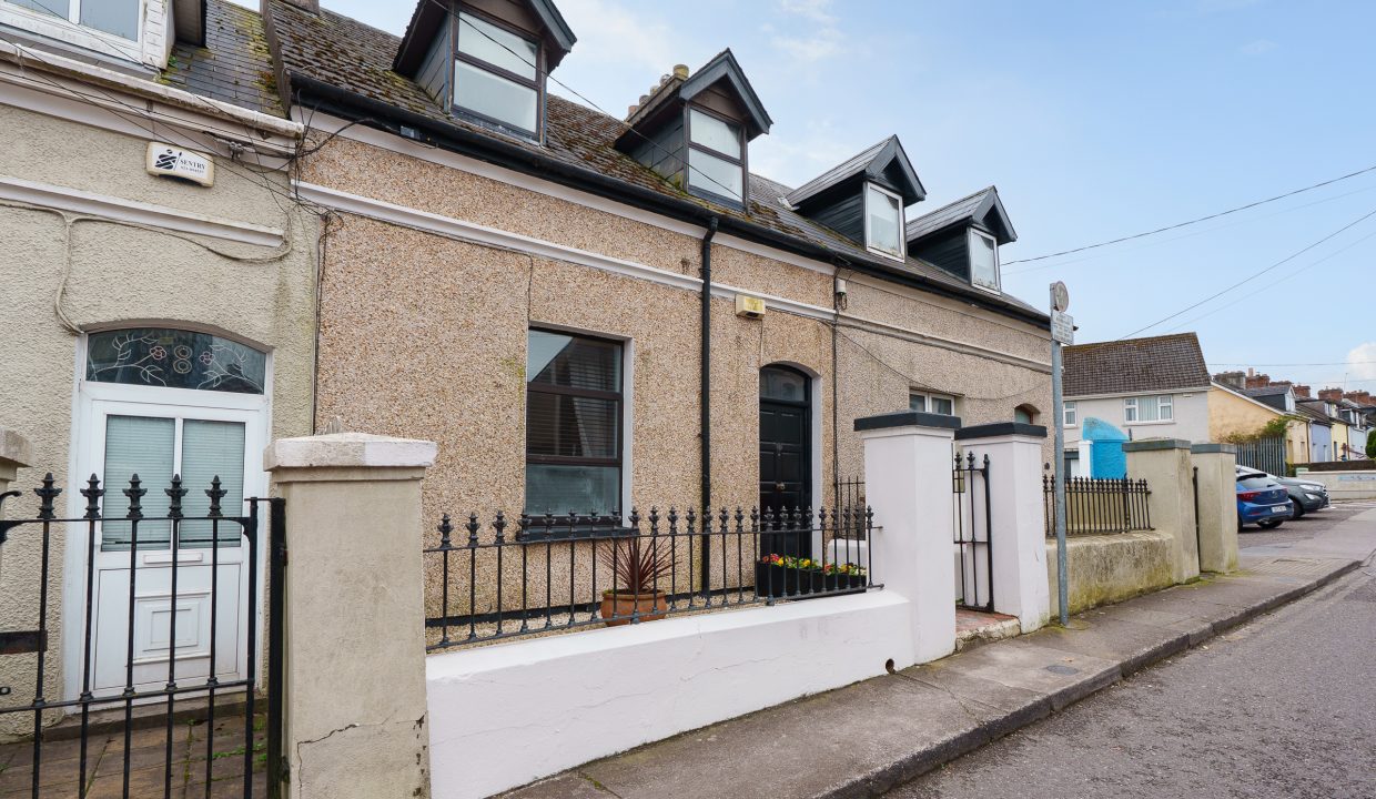 9 Woodland View - add exterior-5