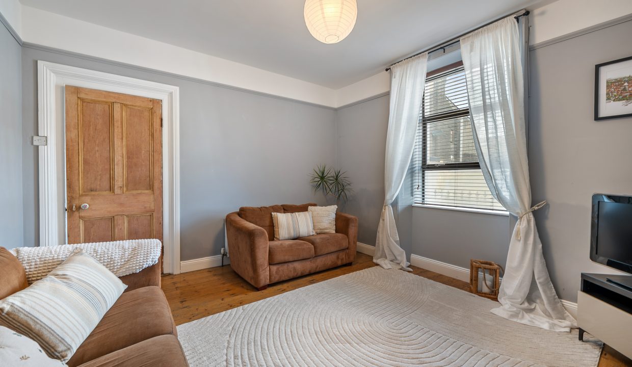 9 Woodland View - interior-12