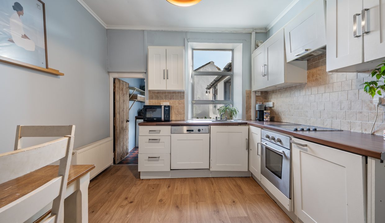 9 Woodland View - interior-13