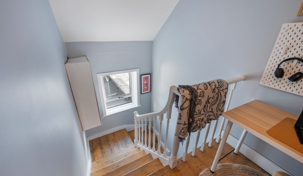 9 Woodland View - interior-16