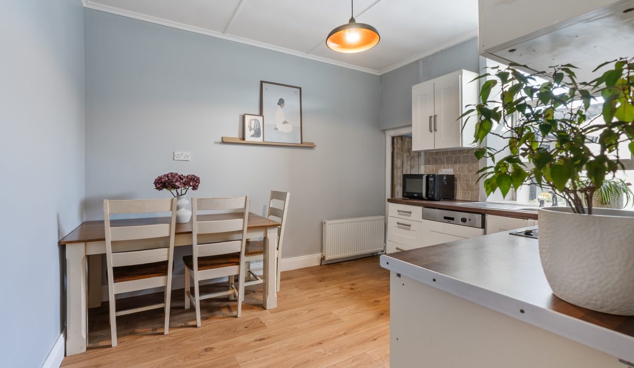 9 Woodland View - interior-3