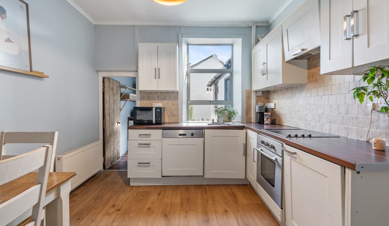 9 Woodland View - interior-4